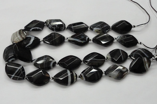 CAA286 22*30mm twisted & faceted oval black line agate beads