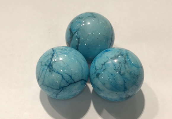 CDN1046 30mm round dyed white howlite decorations wholesale