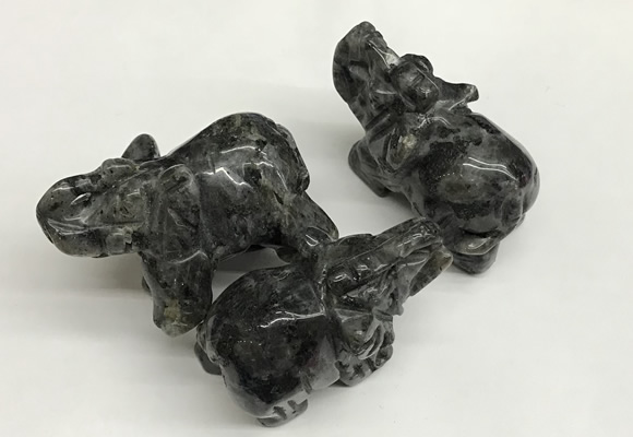 CDN405 25*50*35mm elephant black labradorite decorations wholesale