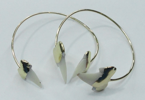 CGB795 18*25mm - 22*28mm teeth-shaped shell bangles wholesale