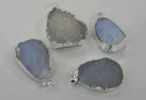 NGP1135 25*35mm - 40*45mm freeform druzy agate pendants with brass setting