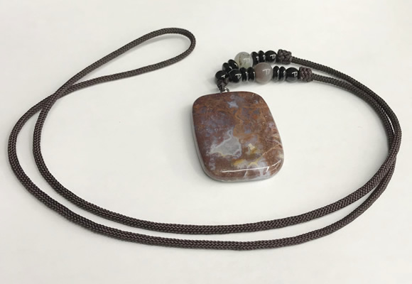 NGP5696 Agate rectangle pendant with nylon cord necklace