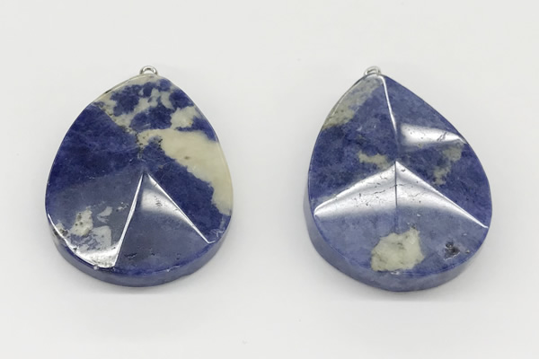 NGP9835 32*42mm - 35*45mm faceted nuggets sodalite pendants